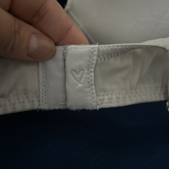 3 push up victoria secrets bras for the price of one, 34D - Picture 3 of 8